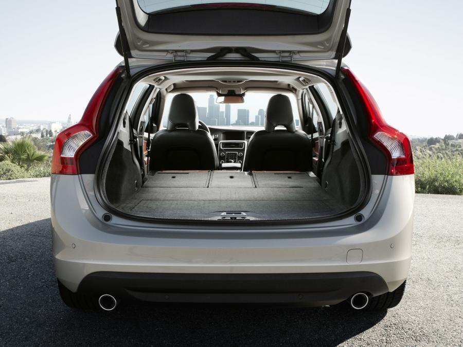  Volvo V60 2010 года  (фото 33 из 55)
